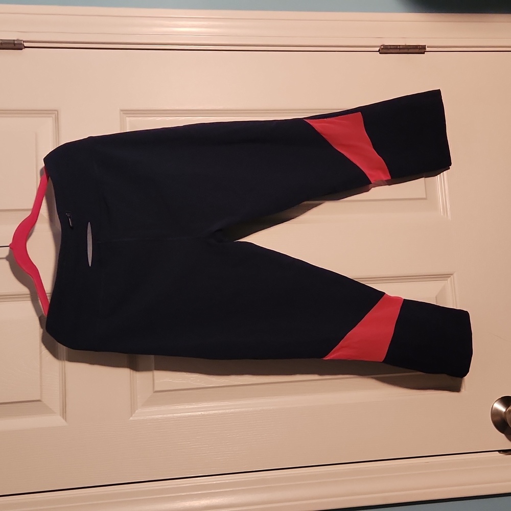 Under Armour Compression Capris - Picture 2 of 6